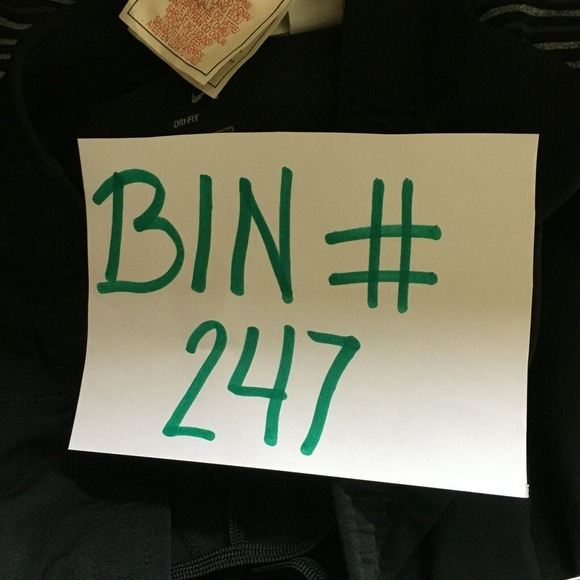 Nike Dri Fit Leggings Women Sz M Black Stretch Knit Capri Cropped Athletic Pant - Picture 11 of 11